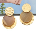 Custom Round Acrylkreis Statement Ohrschmuck für Frauen plattierte Zinklegierung Gold Ohrringe